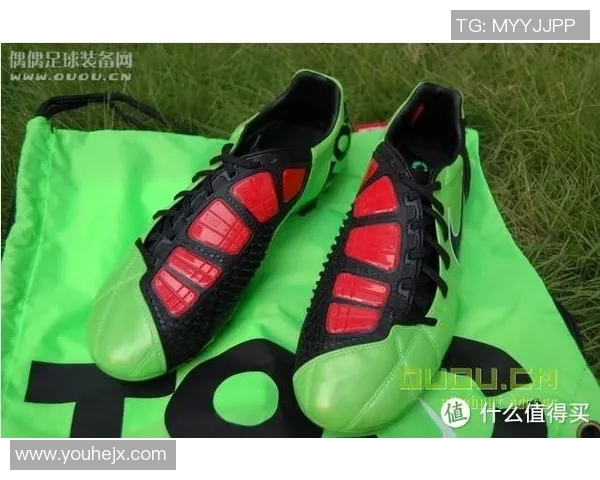 穿T90足球鞋的球星们:速度与力量的完美结合助力赛场制胜 穿T90足球鞋的球星们:速度与力量的完美结合助力赛场制胜